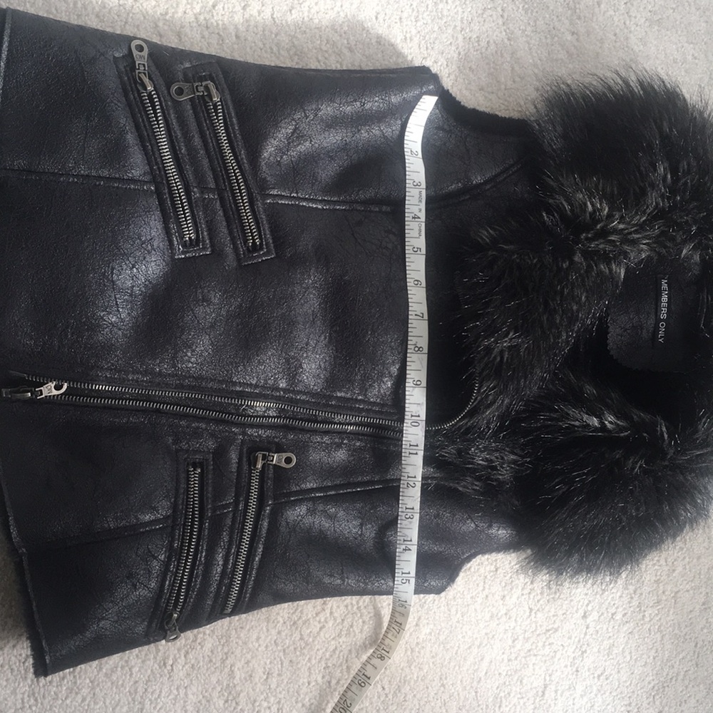 Beautiful vest❌SOLD❌ - Picture 5 of 7